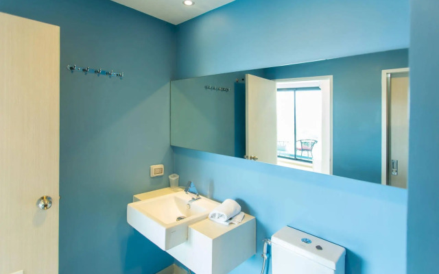 Acqua Condominium