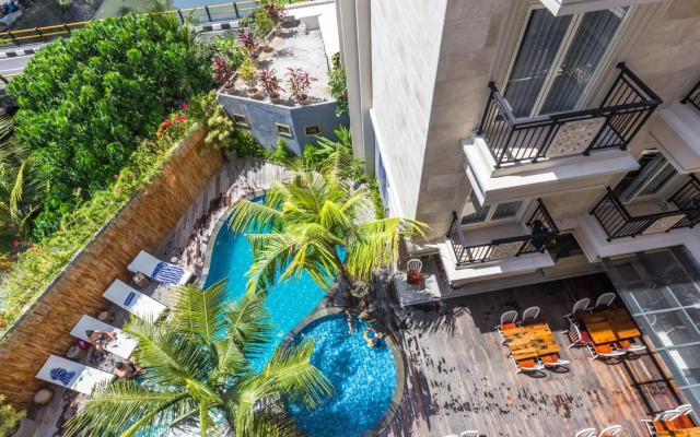 Alron Hotel Kuta Powered by Archipelago