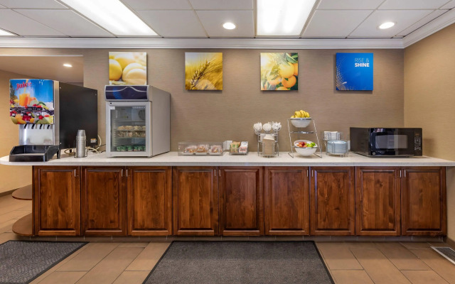 Comfort Suites Near Six Flags Magic Mountain