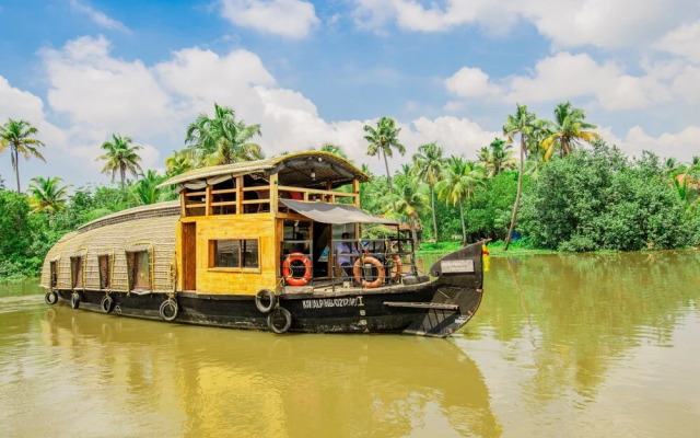 OYO 24291 HouseBoat Indraprastham Green House 1bhk