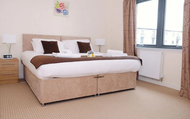 Elforma - Tudsbery House