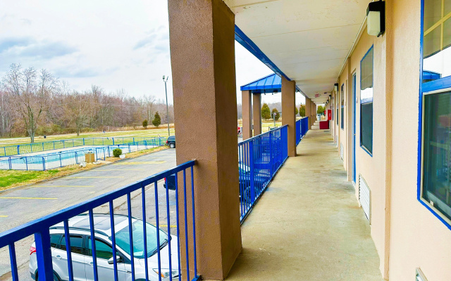 Happy Stay Inn Madisonville I-69 By OYO