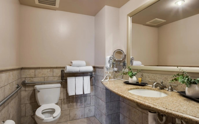 Ayres Hotel & Spa Mission Viejo – Lake Forest