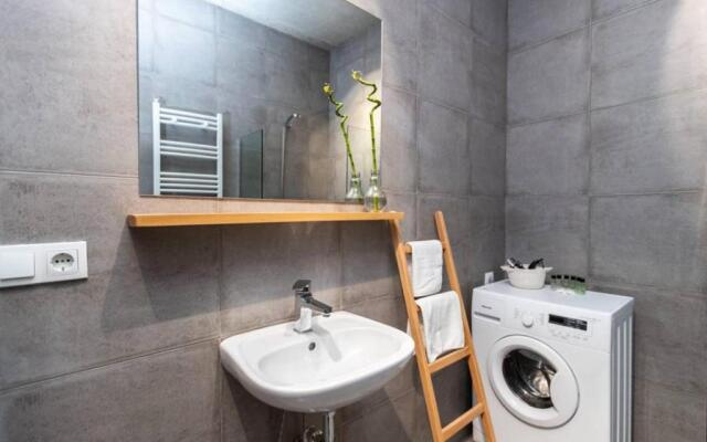 Wehost Apartment Close to Agmashenebeli