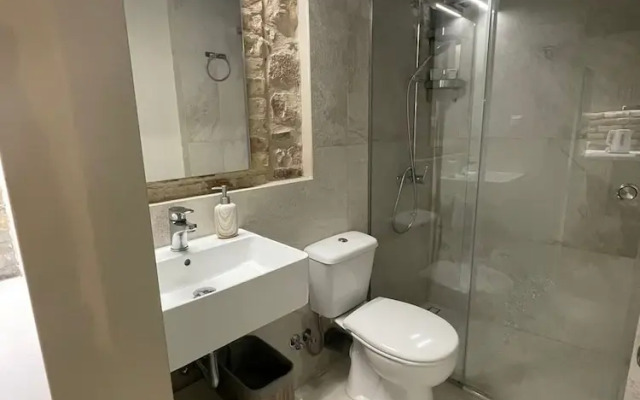 Kukuvayia s Nest-centre Old Town Corfu