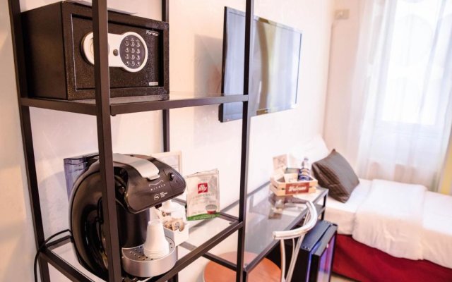 Galleria Frascati Rooms and Apartment