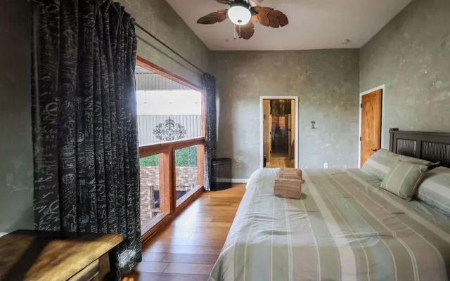 Bamboo Loft 6BR