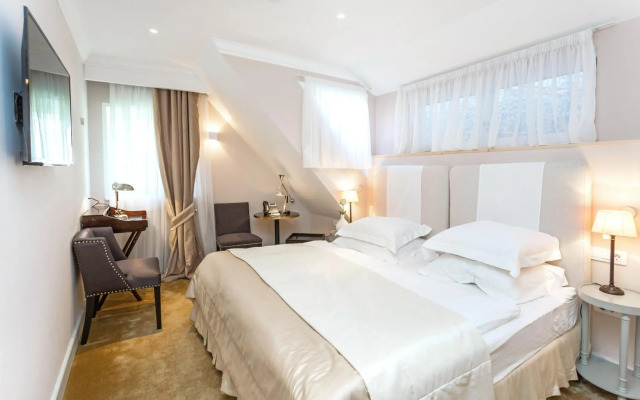 Lesar Hotel Angel
