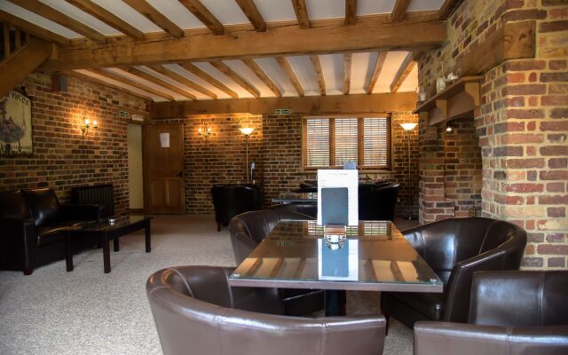 Little Foxes Hotel & Gatwick Airport Parking
