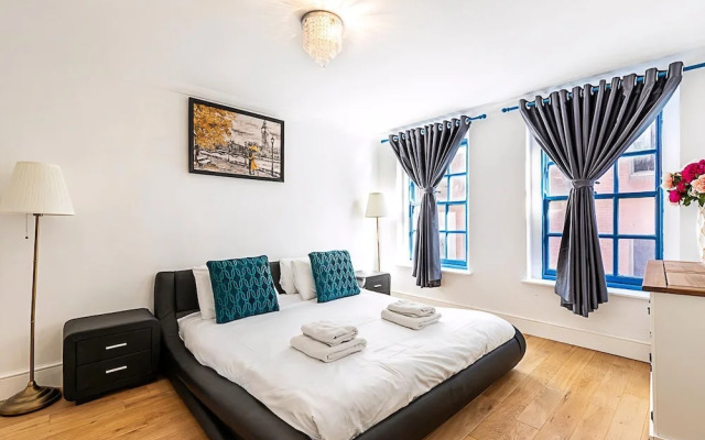 Spacious 4-bed House Near Liverpool St