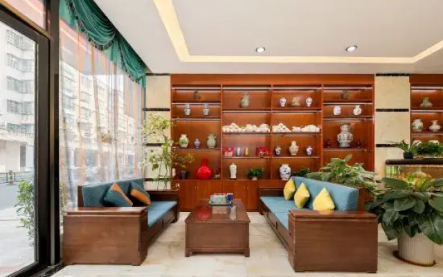 Wenchang New Year Hotel (Wenchang Middle School)