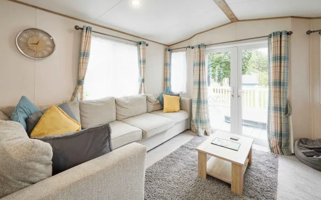 Host Stay Squirrel Lodge