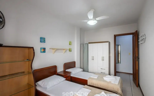 Apt w/ Balcony - Seafront in Meia Praia Ceo0104