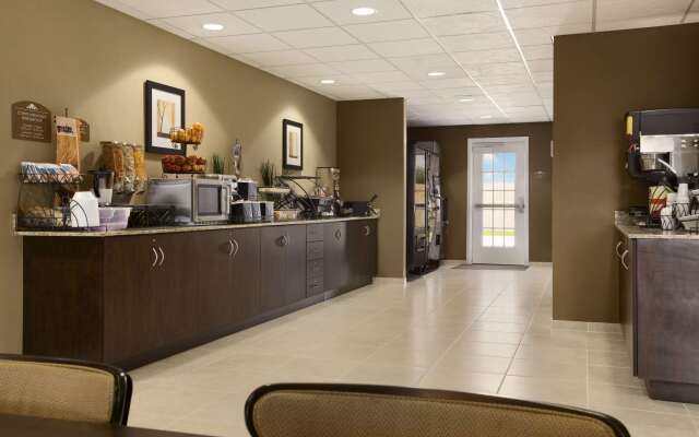 Microtel Inn & Suites by Wyndham Kenedy/Karnes City