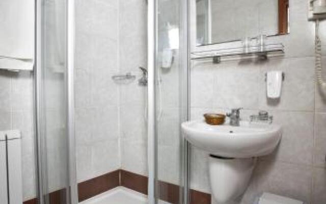 Hotel Makar Sport And Atrium