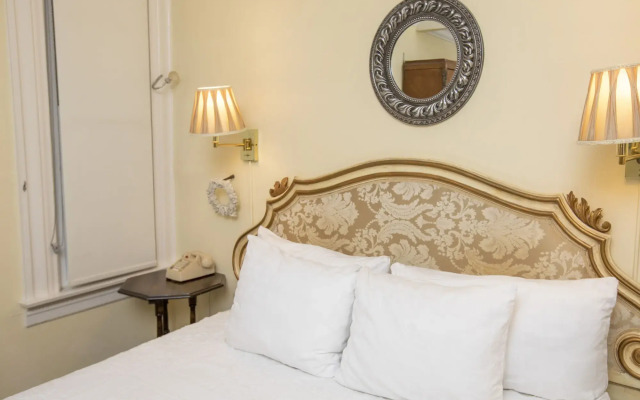 Washington Square Inn