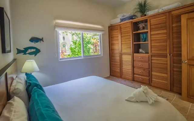 Romanina 1 Condo in the Heart of Playa del Carmen by Redawning