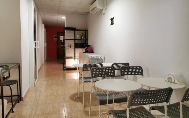 Barcelona City North Hostal