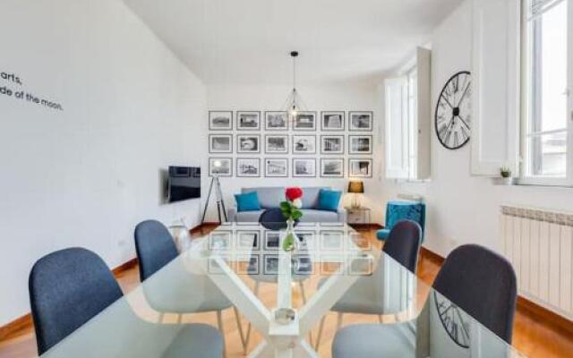 Modern flat near Piazza della Repubblica
