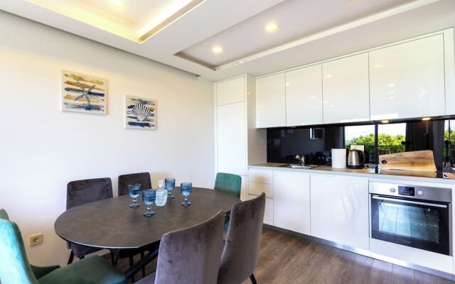 Luxury Penthouse Apt on beach Makarska