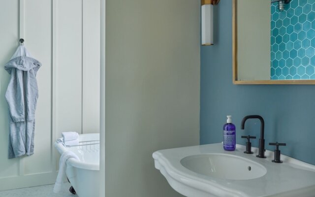 Hutton Brickyards Riverfront Hotel + Venue