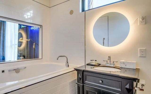 Private Suite in Historic Austin B&b: Sleeps 4!