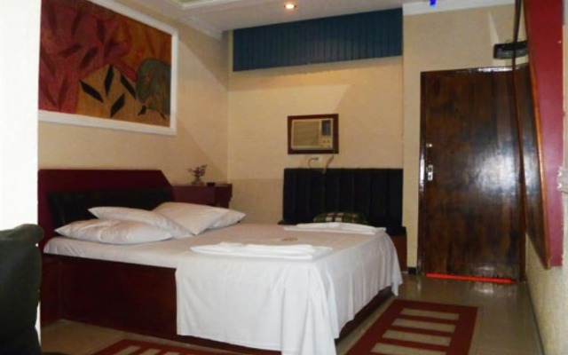 Dinys Motel - Adults Only