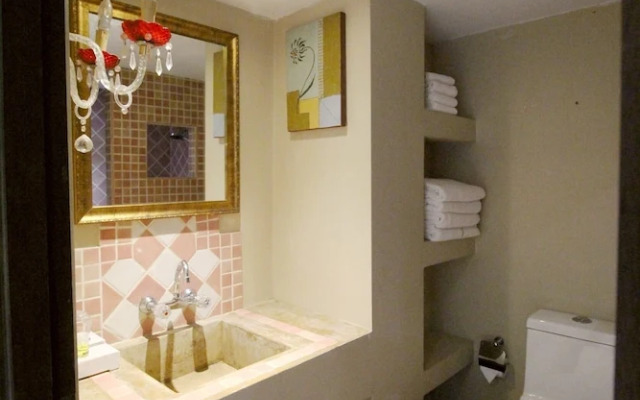 Sasha House-Hotel-Senanikom