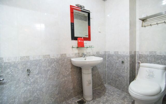 RedDoorz near Tan Son Nhat Airport
