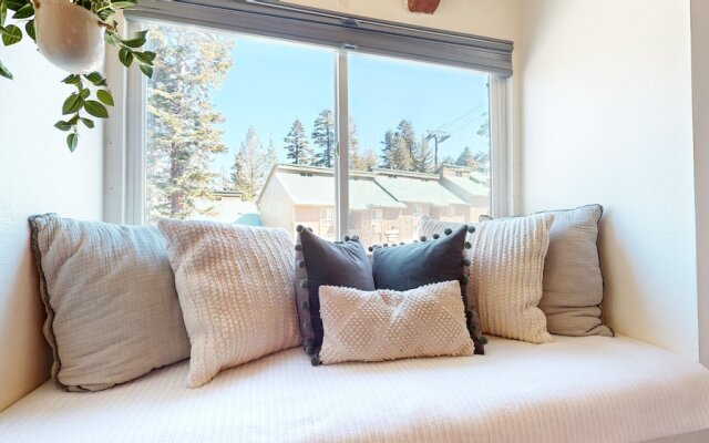 Courchevel #5 2 Bedroom Condo by Redawning