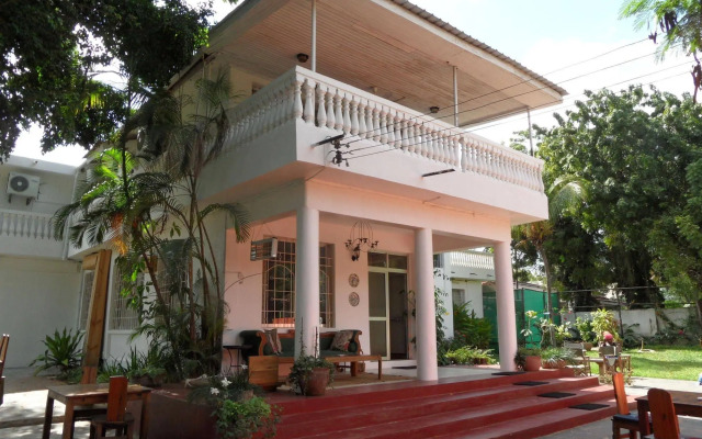 Boulevard Inn
