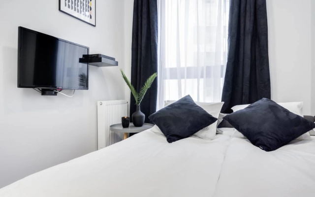 Modern apartment close to the Old Town
