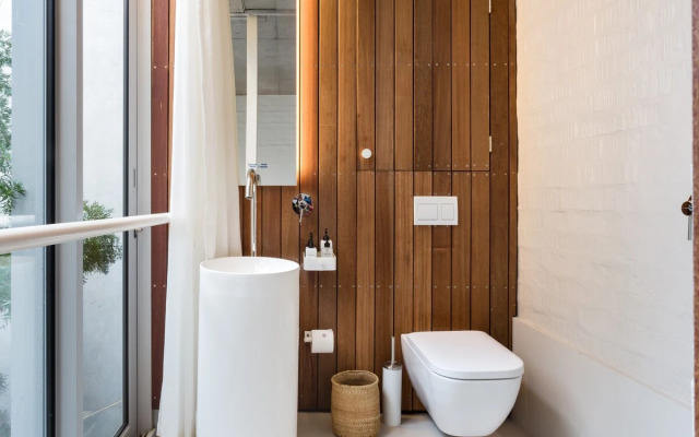 Rooftop Pool | Views | 24h power