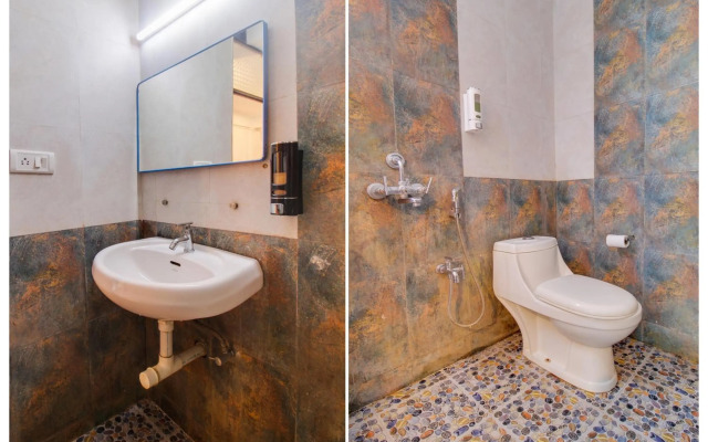 Collection O 70211 Hotel Bay 11