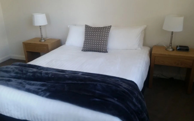 Wyndel Shelley One Bedroom