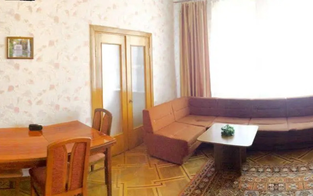 Zhovtneviy Hotel