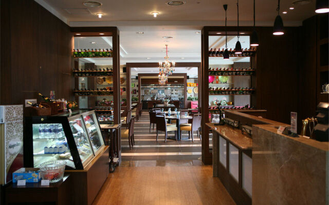 Adonis Hotel