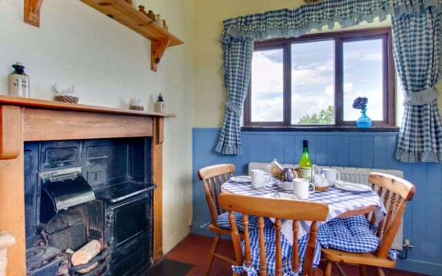Llanfaglan House