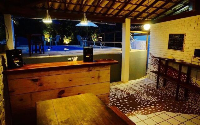 Novos Baianos Hostel e Suites