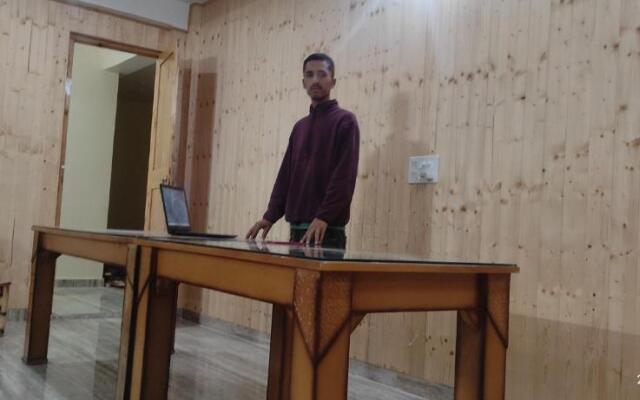Kamal Guest House Tirthan by OYO