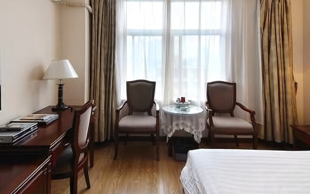 Tang Chen Hotel