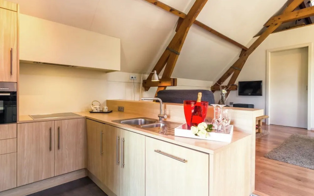 Cushy Apartment With Private Terrace, Heating