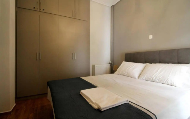 Cozy flat in Hilton, central Athens, 3' metro, VFM!