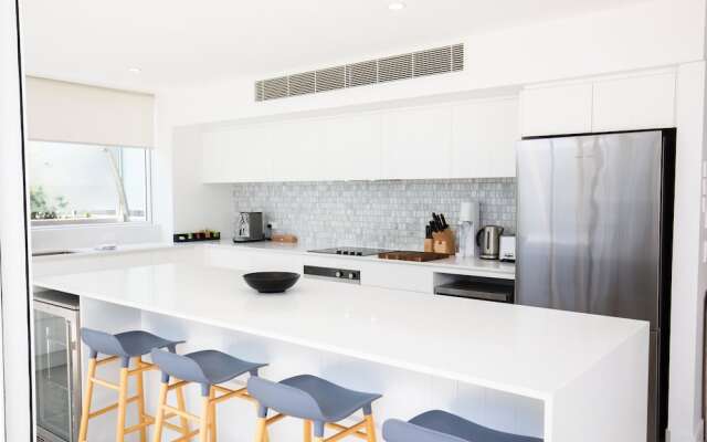 71 Hastings Street - Beachfront