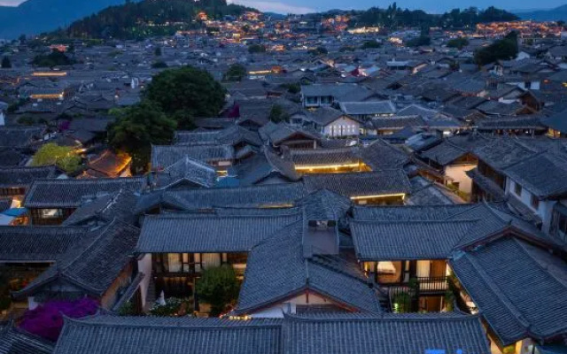 Bamboo Pavilion·Grace: A Panoramic Sky Garden Art Homestay with Ancient City and Snow Mountain Views – Outside – Lijiang