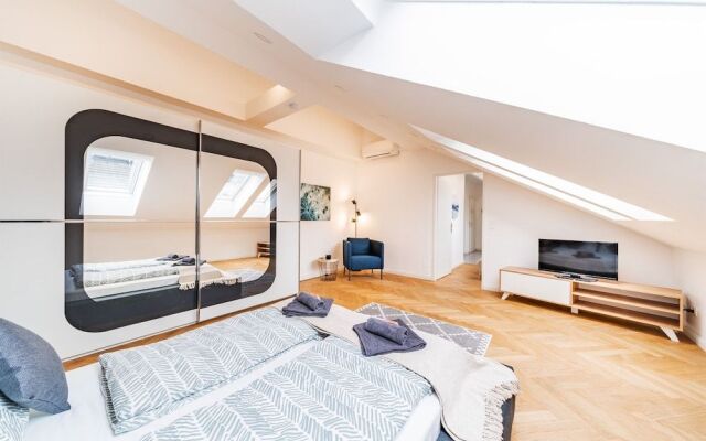 Terrace Apartment near Danube
