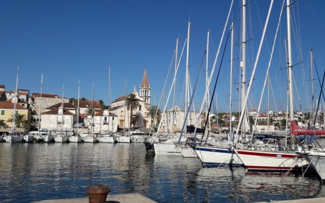 Holiday house Nadi - cosy & quiet: Milna (Brac), Island Brac