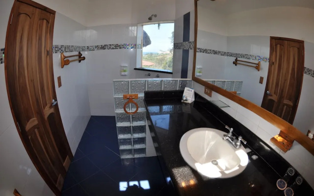 Azuluna Eco-Lodge