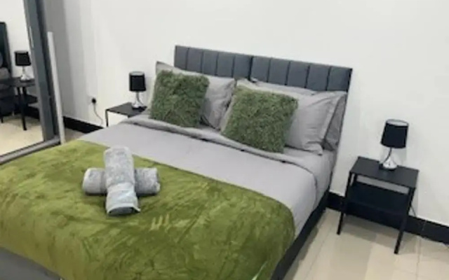 Urban, Sleeps 6 Private Garden-family Pet Friendly