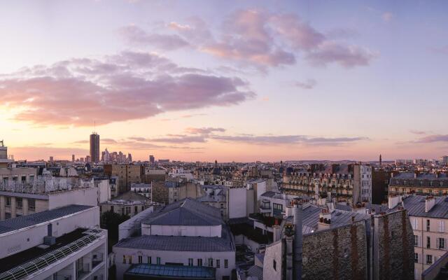 Renaissance Paris Arc de Triomphe Hotel